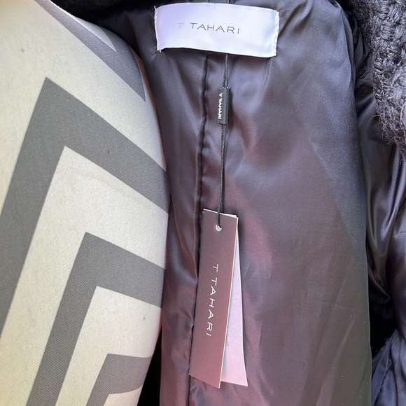 Beautiful New with tags Tahari black coat - Picture 9 of 11